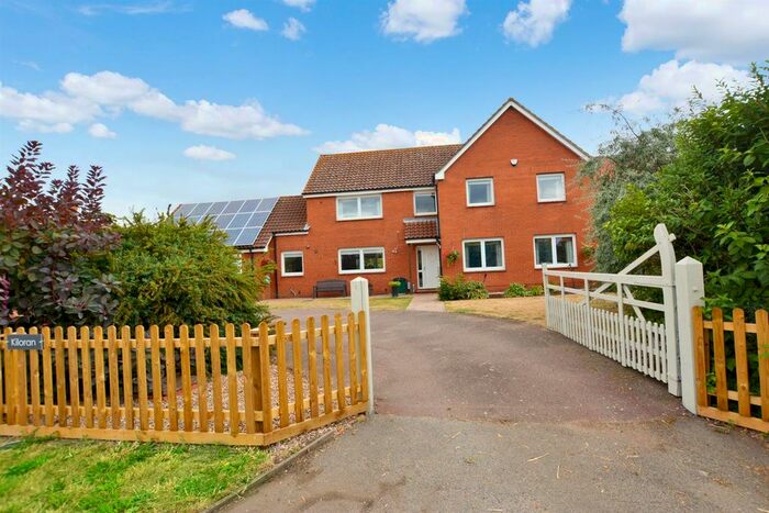 5 Bedroom Detached House For Sale In Fiskerton Road, Rolleston, Newark, NG23