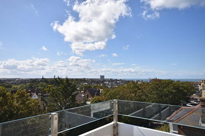 2 Bedroom Flat For Sale In Clarendon Road, Margate, CT9