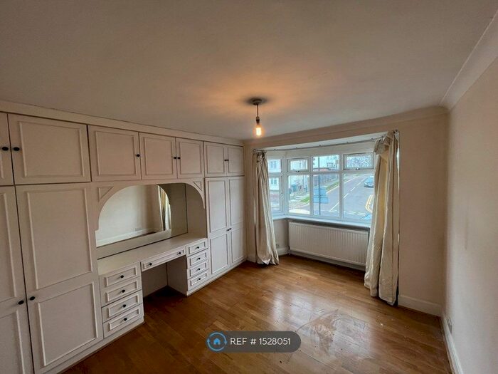 1 Bedroom Flat To Rent In Tokyngton Avenue, Wembley, HA9