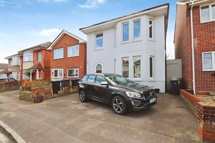 4 Bedroom Detached House For Sale In King Edward Avenue, Bournemouth, BH9