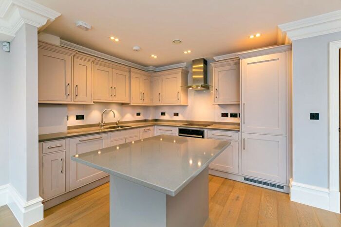 2 Bedroom Flat To Rent In London Road, Sevenoaks, TN13