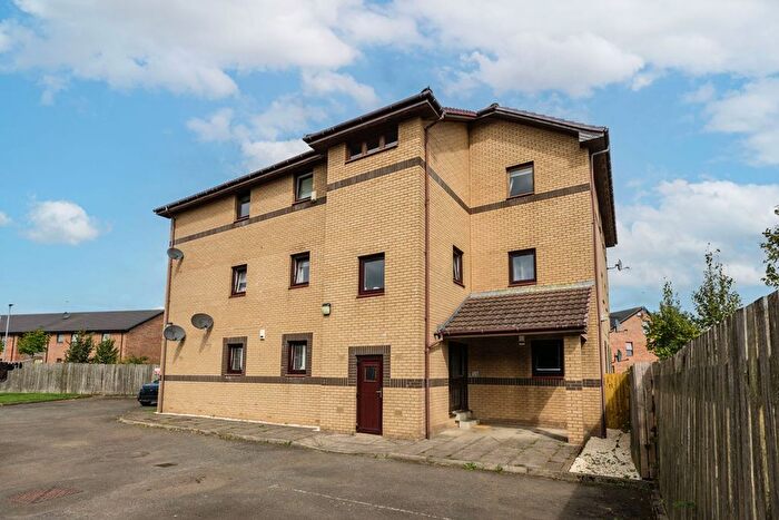 2 Bedroom Flat For Sale In Cameron Court, Clydebank, G81