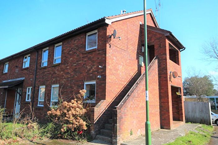 Studio To Rent In Kingslea, Horsham, RH13