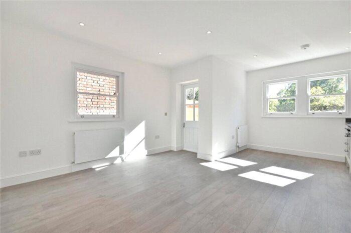 1 Bedroom Flat To Rent In Dartmouth Road, Mapesbury, NW2