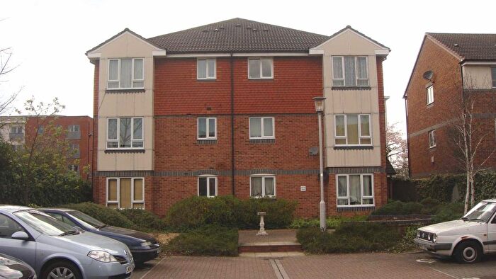 1 Bedroom Flat To Rent In Hadfield Close, Southall, UB1