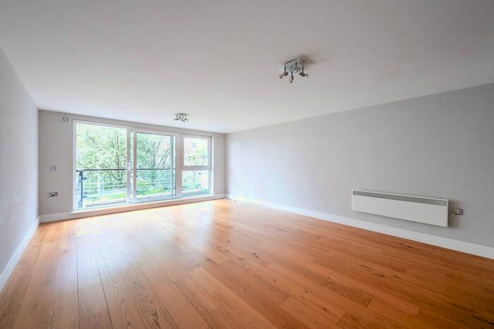 2 Bedroom Flat To Rent In Smugglers Way, Wandsworth, London, SW18