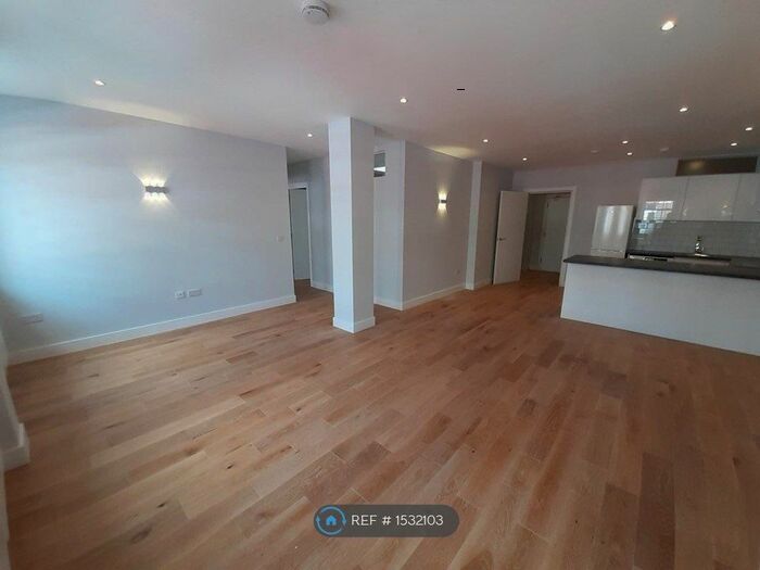 2 Bedroom Flat To Rent In Down Place, London, W6
