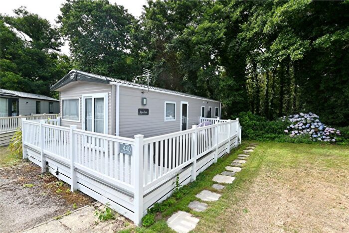 3 Bedroom Mobile/park Home For Sale In Seabreeze, Shorefield Country Park, Downton, Hampshire, SO41