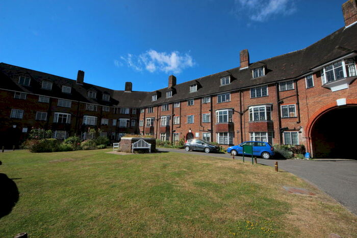 1 Bedroom Ground Flat To Rent In Condor Court, GU2