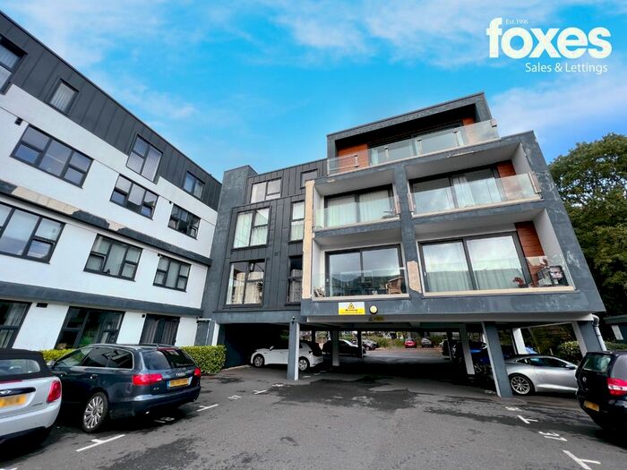 2 Bedroom Flat To Rent In Sandbanks Road, Poole, Dorset, BH15