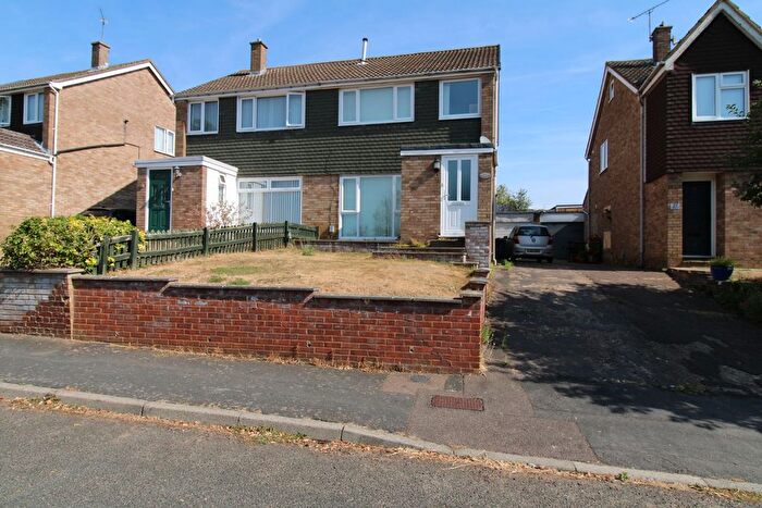 3 Bedroom Semi-Detached House For Sale In Hazelmere Road, Stevenage, SG2