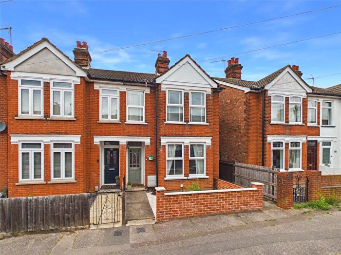 3 Bedroom Semi Detached House For Sale In Springfield Lane, Ipswich, IP1