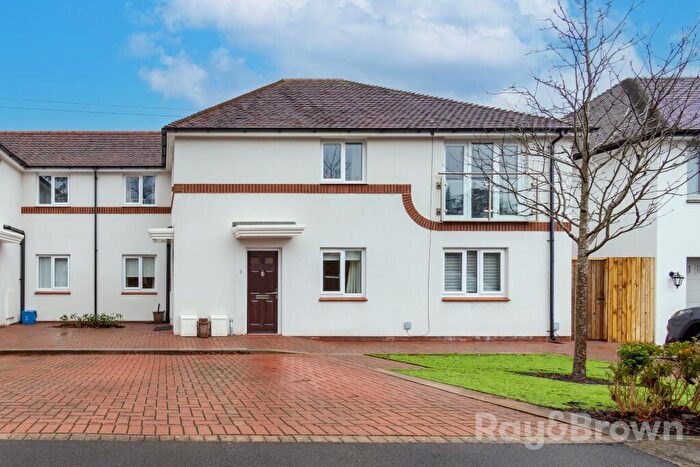 2 Bedroom Flat For Sale In The Rise, Cardiff, CF14