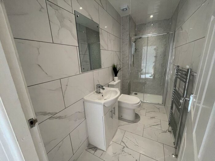 6 Bedroom House To Rent In Langdale Road, L15