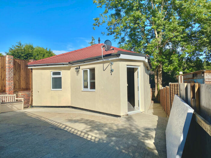 1 Bedroom Bungalow To Rent In Star Lane, CR5