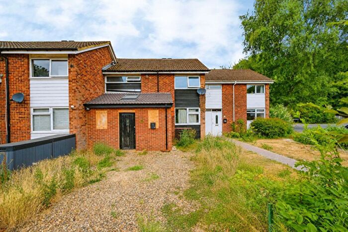 3 Bedroom Terraced House For Sale In Firbank Road, St Albans, AL3