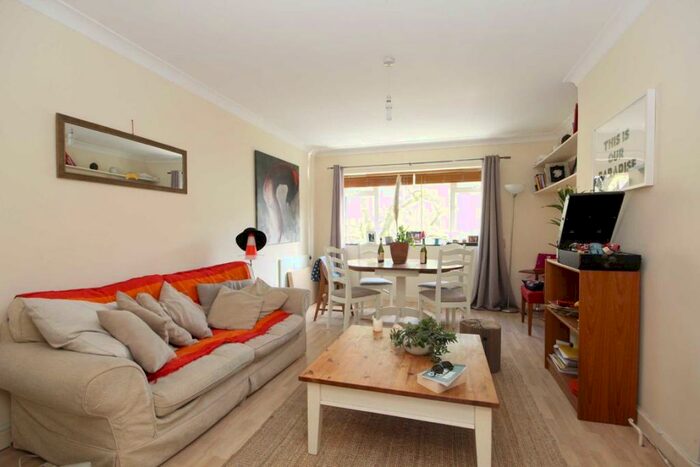 2 Bedroom Flat To Rent In St. Albans Villas, Highgate, NW5