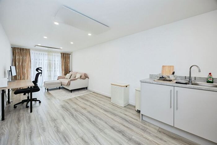 1 Bedroom Flat For Sale In Newtown Apartments, Newtown Road, Ashford, TN24