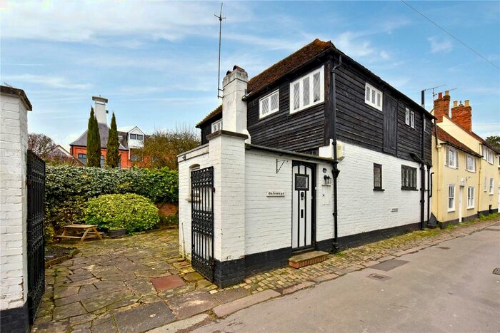 3 Bedroom Bungalow To Rent In Wharfe Lane, Henley-On-Thames, Oxfordshire, RG9