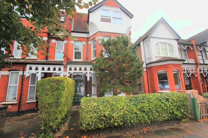1 Bedroom Flat To Rent In Broomfield Avenue, Palmers Green, N13