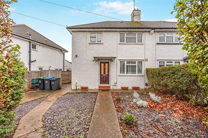 3 Bedroom Semi-Detached House To Rent In Cooper Road, Croydon, CR0