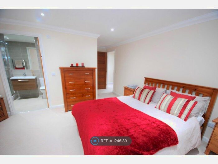 2 Bedroom Flat To Rent In Broomhill Road, Aberdeen, AB10