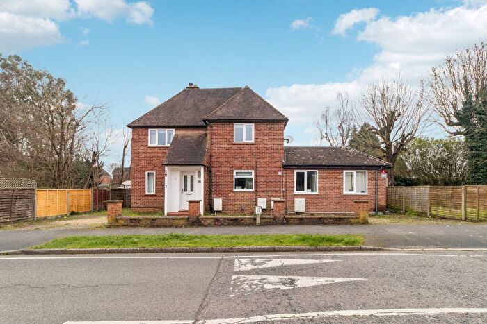 4 Bedroom Semi-detached House For Sale In Grove Road, Amersham, HP6