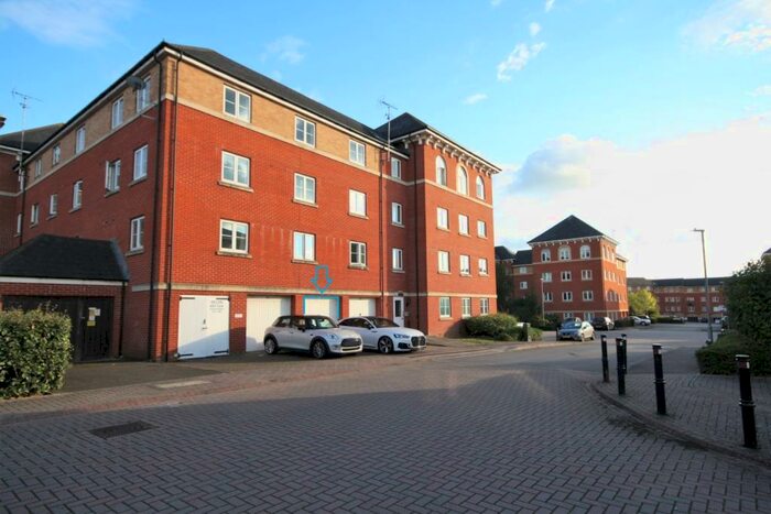 2 Bedroom Flat To Rent In Padstow Road, Chuchward, Swindon, SN2