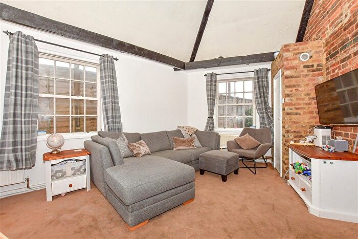 2 Bedroom Semi-detached House For Sale In Maidstone Road, Paddock Wood, Kent, TN12