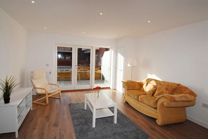 1 Bedroom Flat To Rent In Kingston Road, Wimbledon Chase, SW20