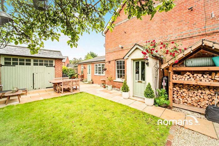 2 Bedroom Semi-Detached House To Rent In Lilac Cottages, Basingstoke Road, Riseley, RG7
