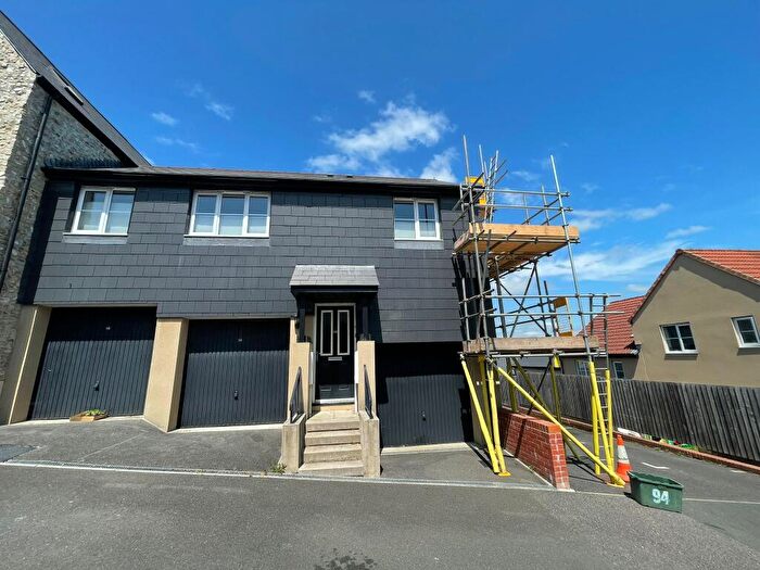 2 Bedroom House To Rent In Flax Meadow, EX13