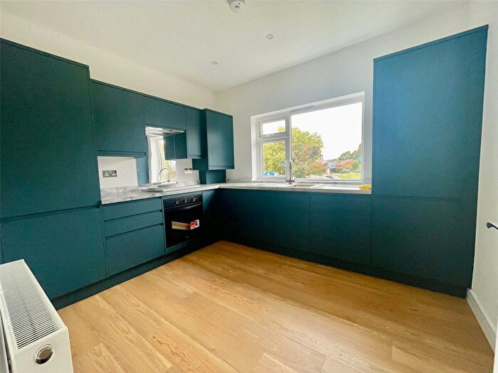 3 Bedroom Maisonette To Rent In Old Farm Avenue, Sidcup, Kent, DA15