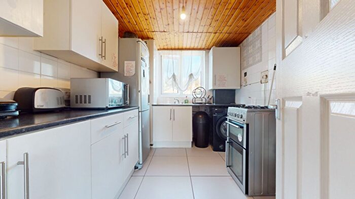 4 Bedroom Flat To Rent In Cornwallis Road, London, N19