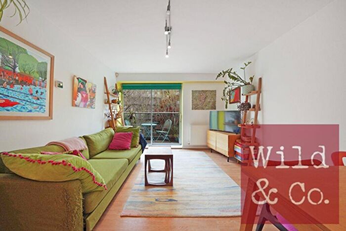 3 Bedroom Apartment To Rent In Wenlock Road, Islington, N1