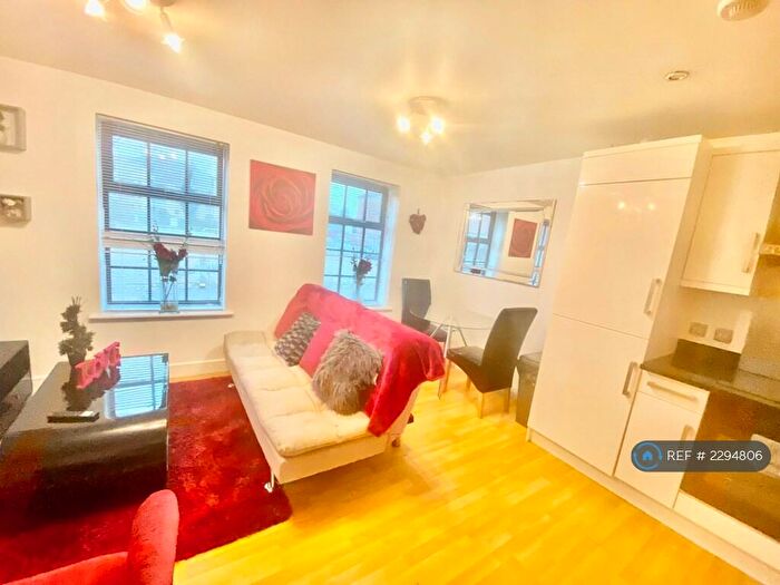 2 Bedroom Flat To Rent In West Point, Derby, DE1