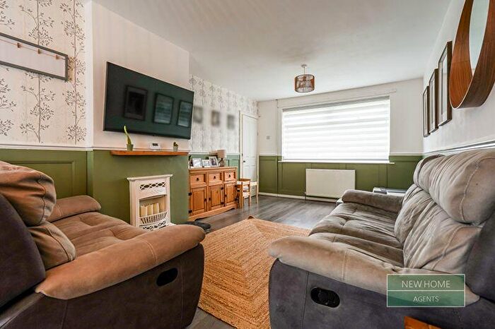 3 Bedroom Semi-Detached House For Sale In Walton Way, Denton, Manchester, M34