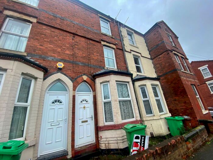 3 Bedroom House To Rent In Bobbers Mill Road, Nottingham, NG7