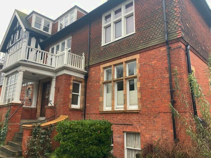 2 Bedroom Flat To Rent In Sandgate Road, Folkestone, CT20