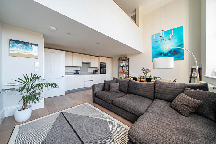 2 Bedroom Flat For Sale In Guinea Street, Bristol, BS1