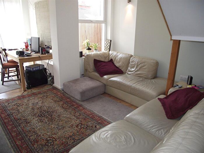 4 Bedroom Terraced House To Rent In Great Southern Street, Manchester, M14