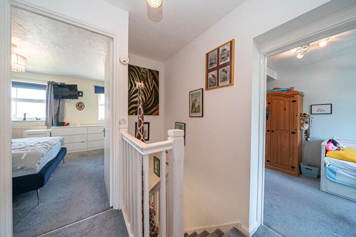 3 Bedroom Terraced House For Sale In Puffin Way, Aylesbury, Buckinghamshire, HP19