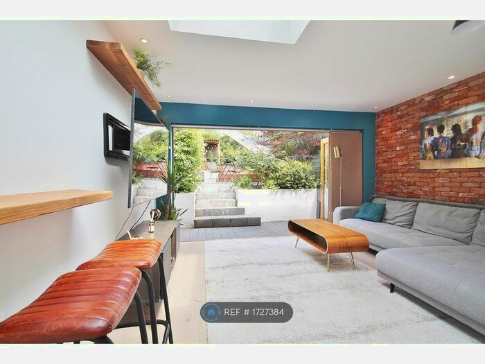 2 Bedroom Flat To Rent In Chiswick, London, W4