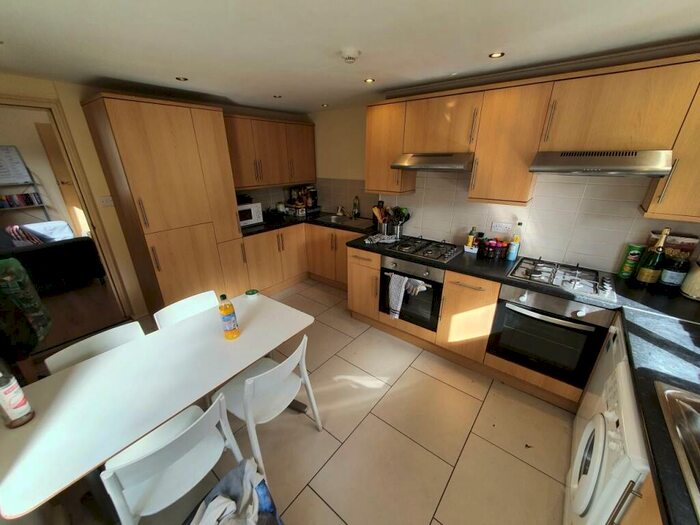 8 Bedroom Terraced House To Rent In Harriet Street, Cathays, Cardiff, CF24