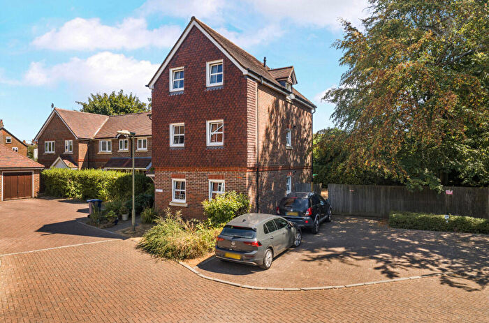 2 Bedroom Flat For Sale In Reris Grange Close, Milford, Godalming, GU8