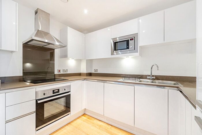 2 Bedroom Flat For Sale In Dowells Street, London, SE10