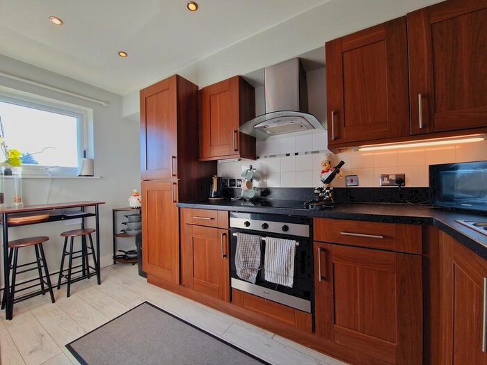 1 Bedroom Apartment To Rent In Thomas Street, Rodbourne, Swindon, SN2