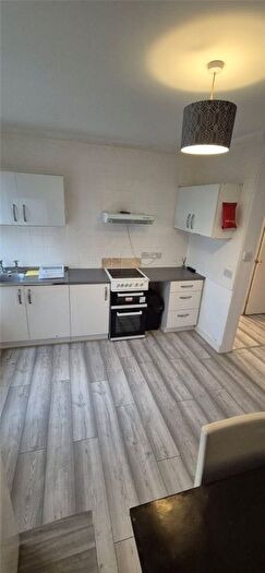 2 Bedroom Flat To Rent In Church Road, Hendon, London, NW4