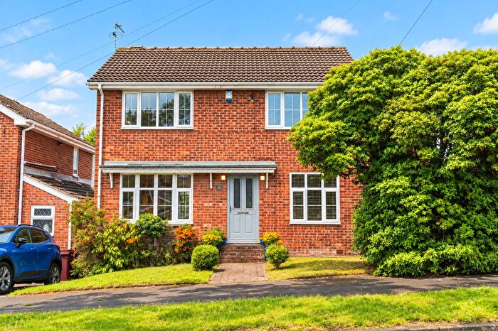 4 Bedroom Detached House For Sale In Staniforth Avenue, Eckington, S21