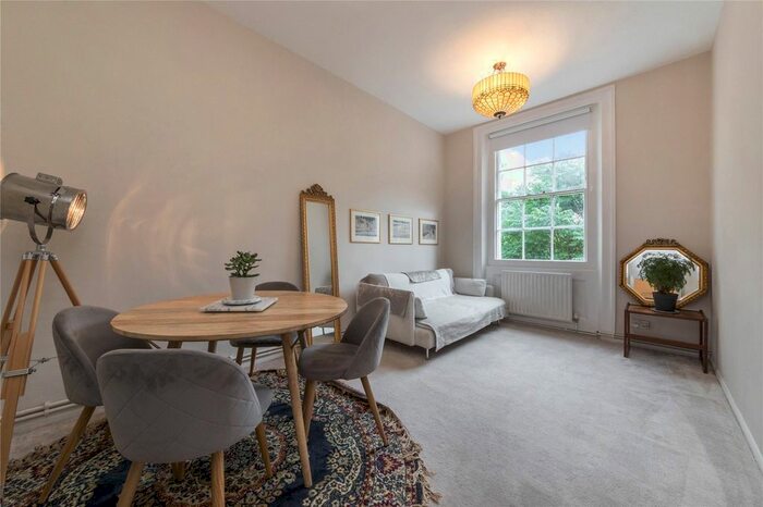 1 Bedroom Flat To Rent In Gloucester Gardens, Bayswater, W2